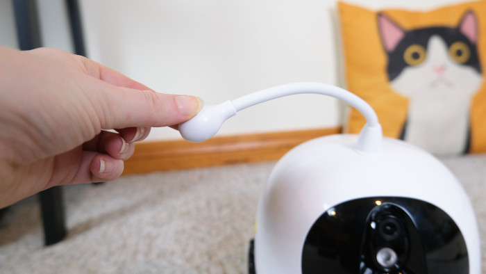 Rocki Robot review laser pointer